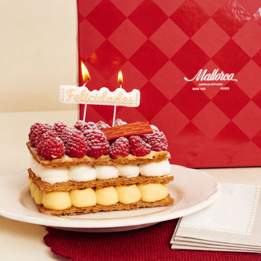 Regalos Feliz cumpleaños tarta milhojas frambuesa de Pastelería Mallorca