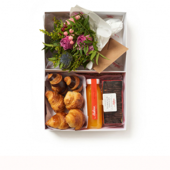 Desayuno croissant & flowers de Pastelería Mallorca