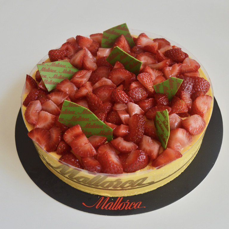 Tarta de mango y fresas Tarta de mango y fresas